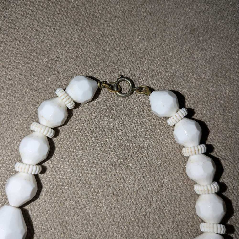 Vintage White Textured Bead Necklace - image 2