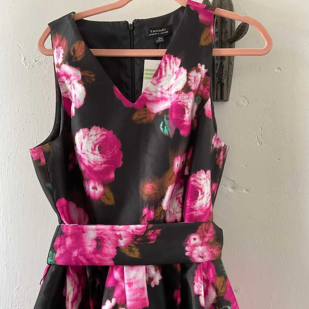 Tahari Arthur S. Levine Floral Dress With Pockets - image 3