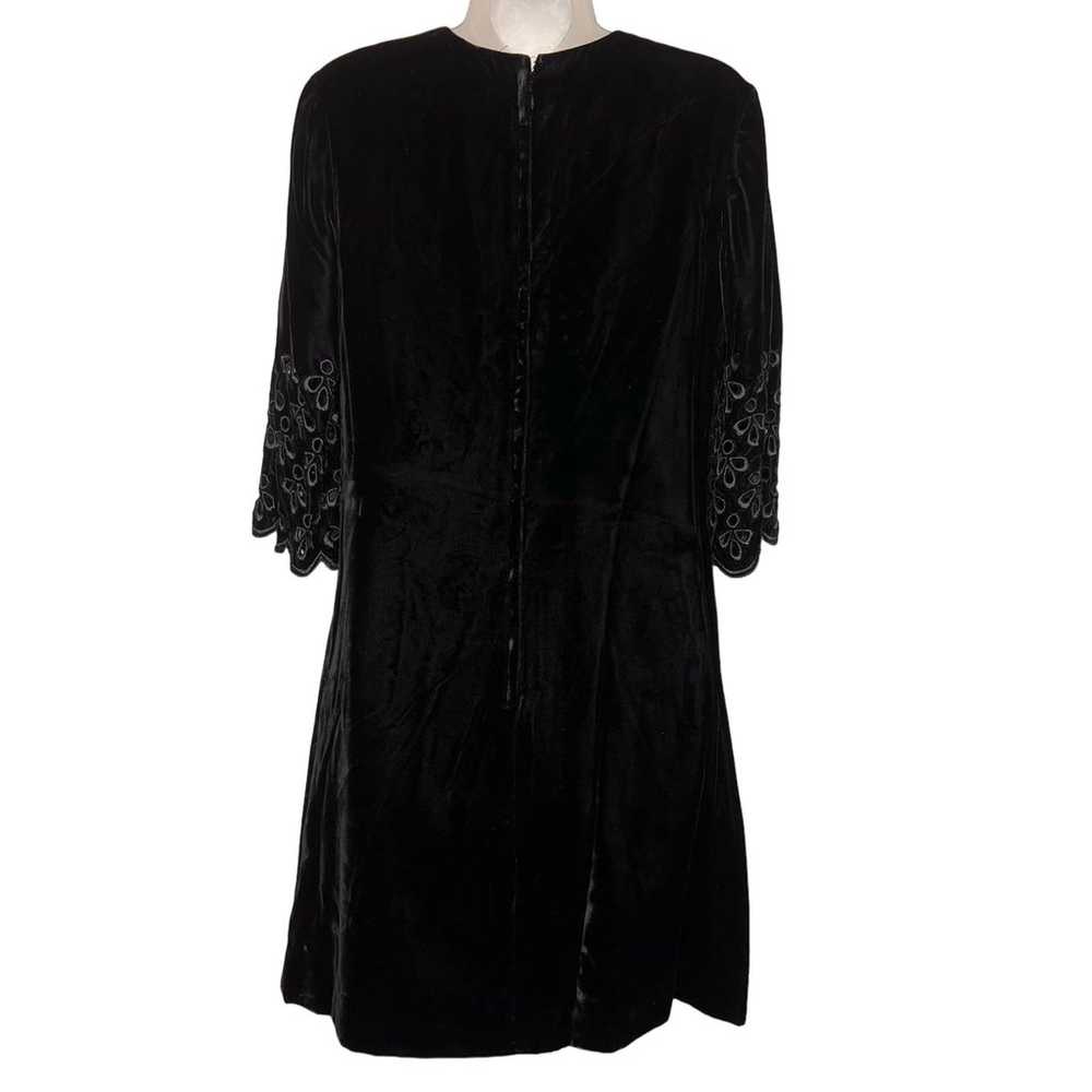 Vintage 60s Size M Black Velvet Sheath Dress Eyel… - image 2