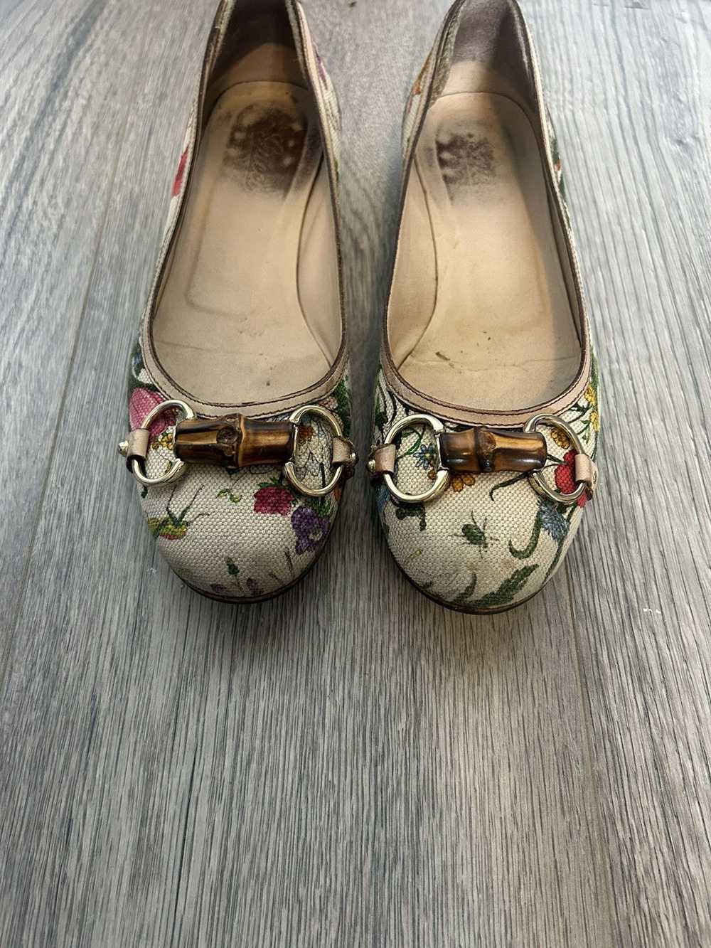 Gucci Gucci Bamboo Horsebit Floral Canvas Ballet … - image 2