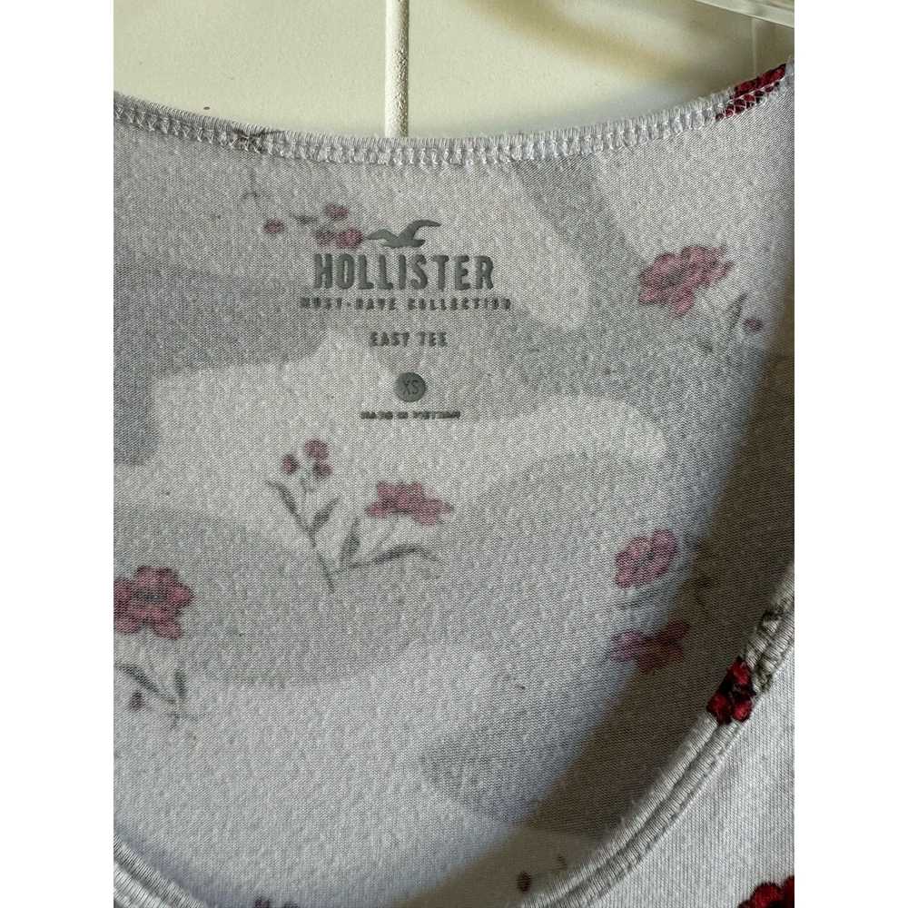 Hollister Hollister Womens Tee Sz XS Gray White C… - image 4