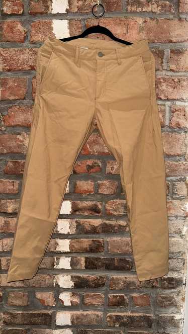 Outlier Tan/Sand Outlier Strongdart 30