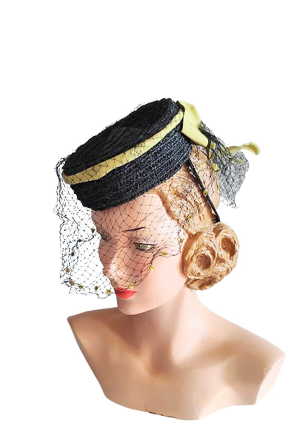 Vintage 1940s Small Round Black Straw Tilt Hat Wi… - image 2