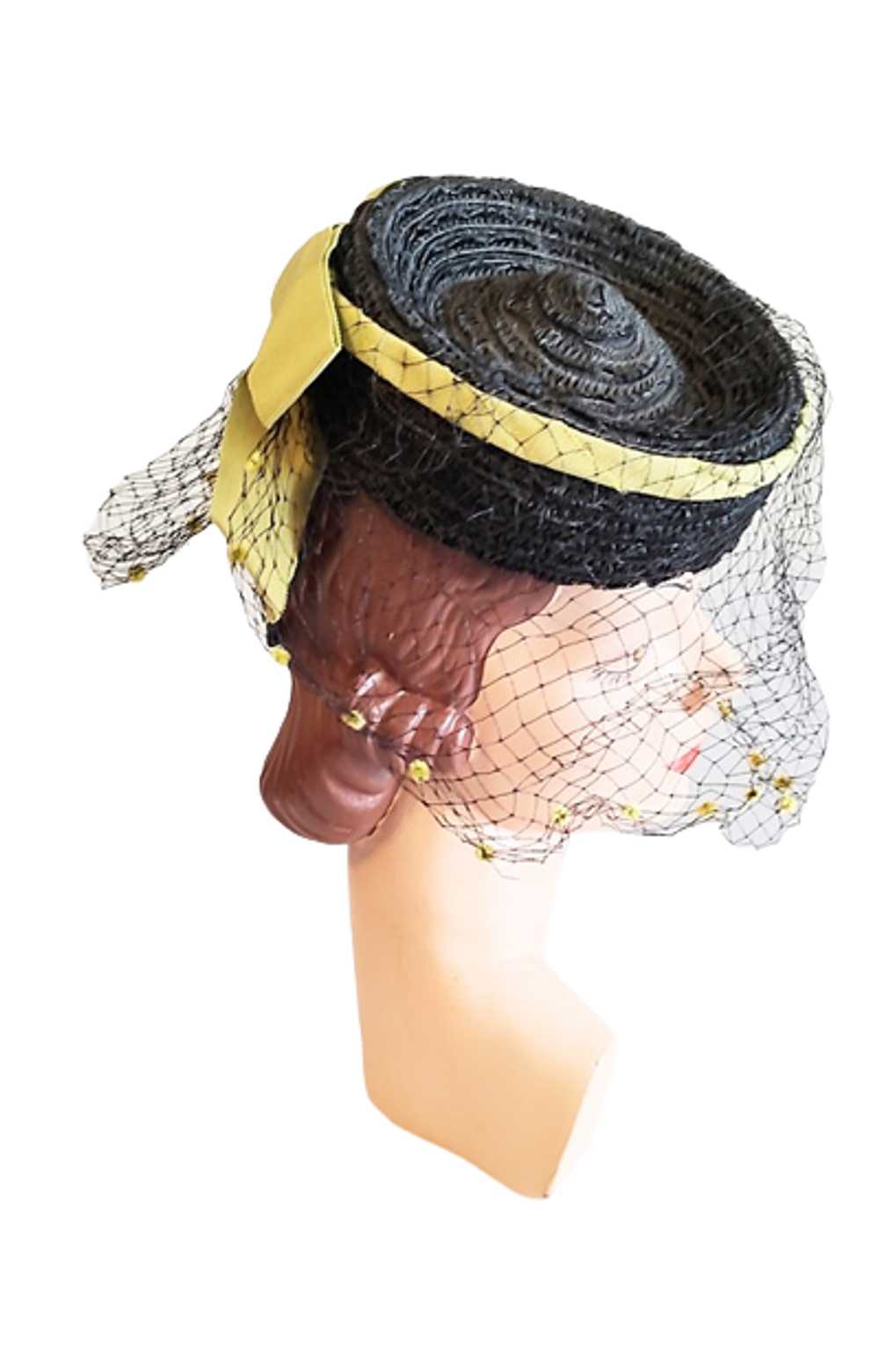 Vintage 1940s Small Round Black Straw Tilt Hat Wi… - image 6