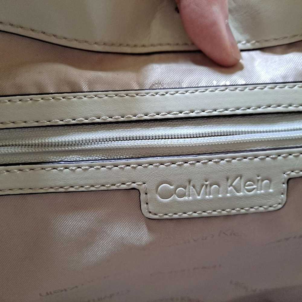 Calvin Klein Hana Shiny White Faux Leather Should… - image 6