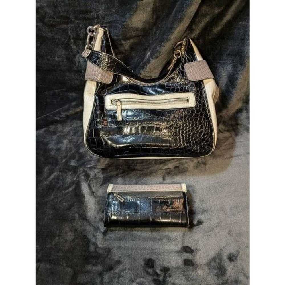 Guess patented leather hand bag e/ matching walle… - image 2