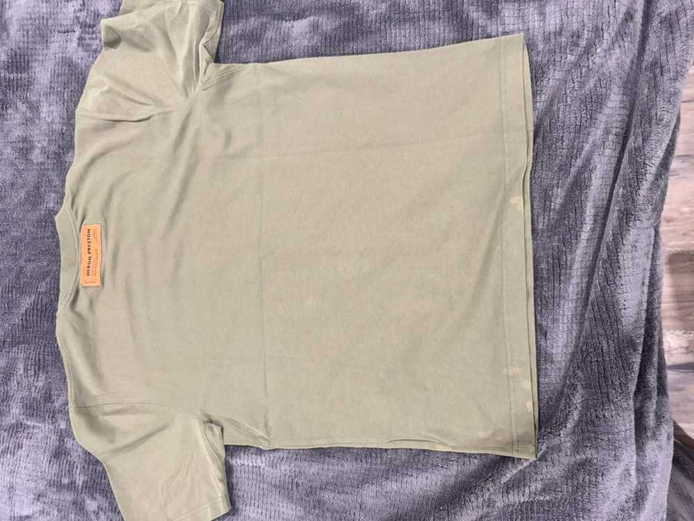 Heron Preston HERON PRESTON HPNY EMB TEE IN OLIVE - image 12