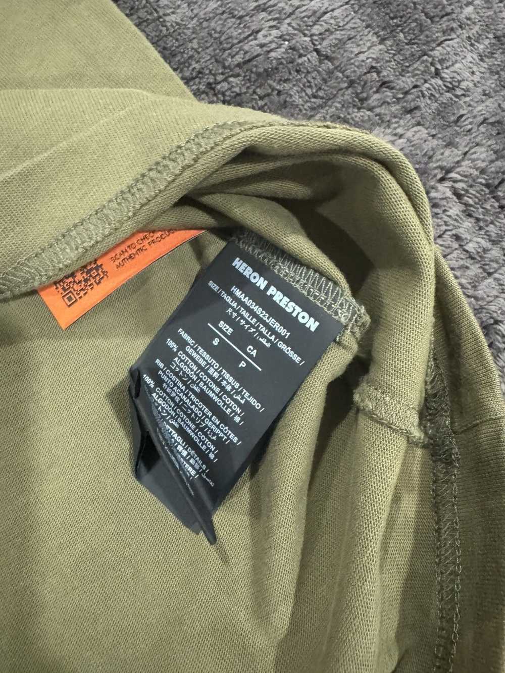 Heron Preston HERON PRESTON HPNY EMB TEE IN OLIVE - image 4