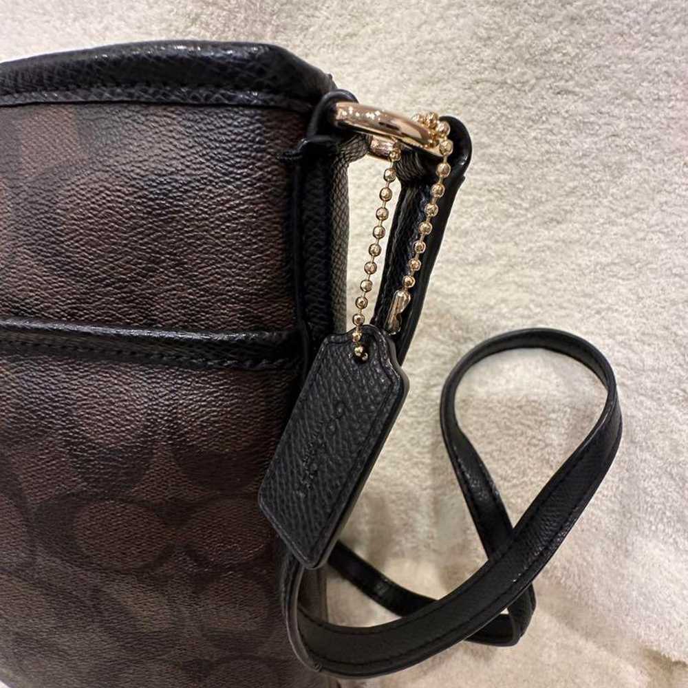 ✨Beautiful Coach shoulder bag✨ - image 5