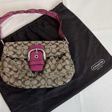 In excellent condition! Coach Signature Soho Shoul