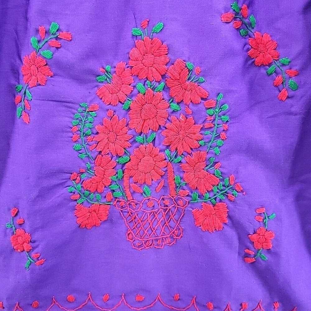 Vintage Vintage Hand Embroidered Purple Smock Dre… - image 3