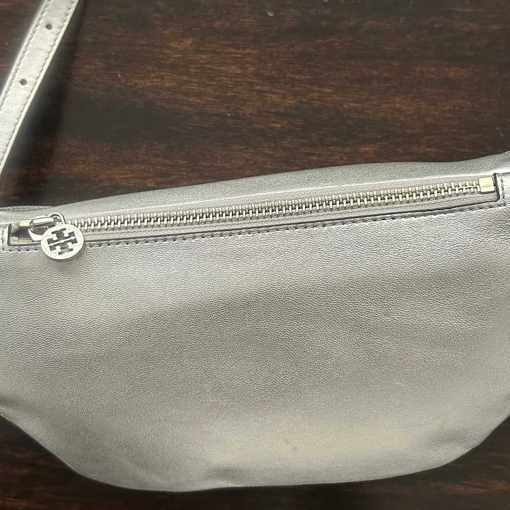 Leather silver Tory Burch Fanny pack - image 10