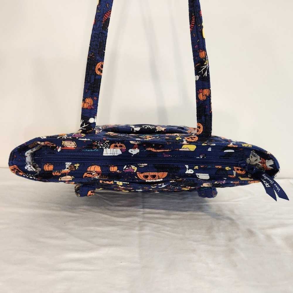 Vera Bradley Peanuts Halloween Small Vera Tote EUC - image 5