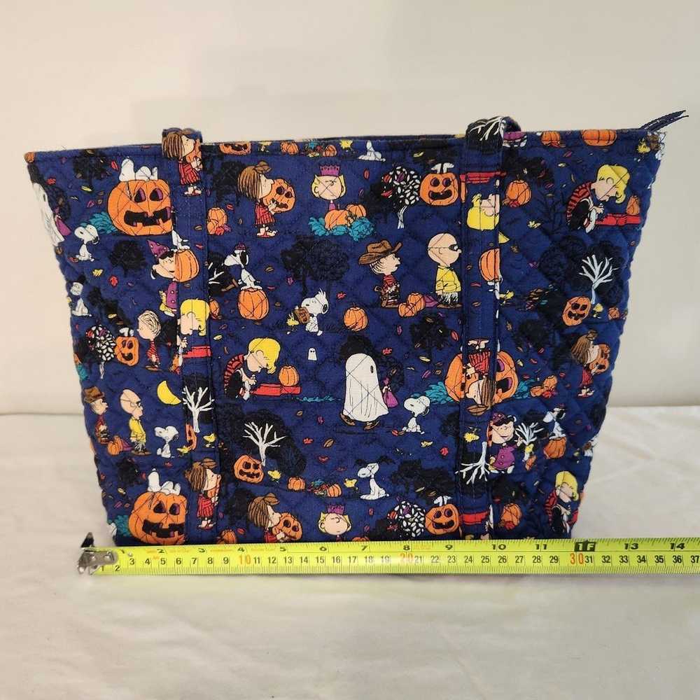 Vera Bradley Peanuts Halloween Small Vera Tote EUC - image 9