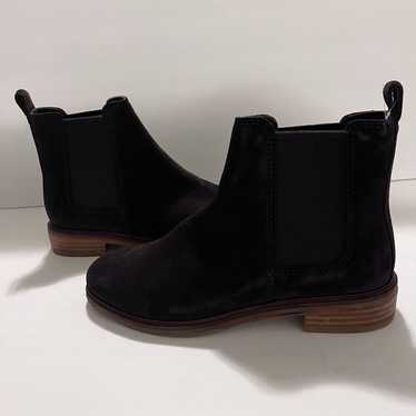 Clarks Womens size 7 low boot