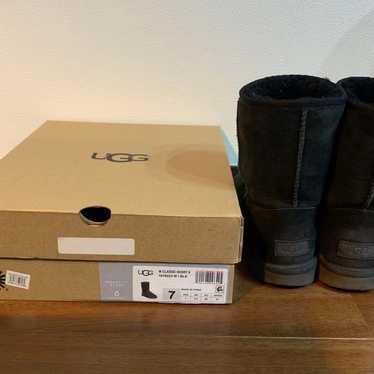 UGG Classic Short Black 7