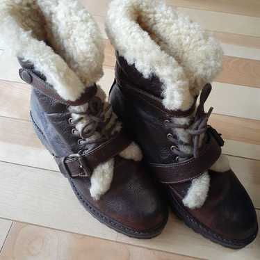 Polo Ralph Lauren sheepskin boots have been discou