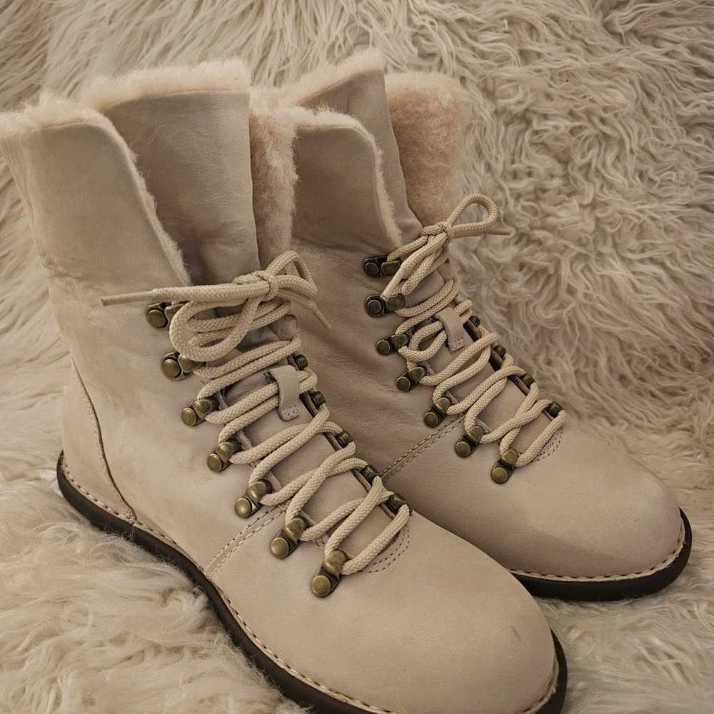 Born Wome's Size 8 Medium Blaine Shearling Hiker … - image 1