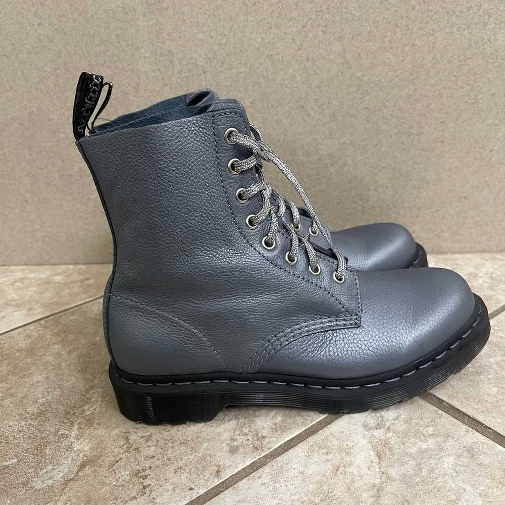 NWOB Dr Martens Combat Boots Womens leather 9 Pas… - image 3