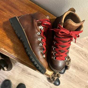 Danner mountain light cascade boot