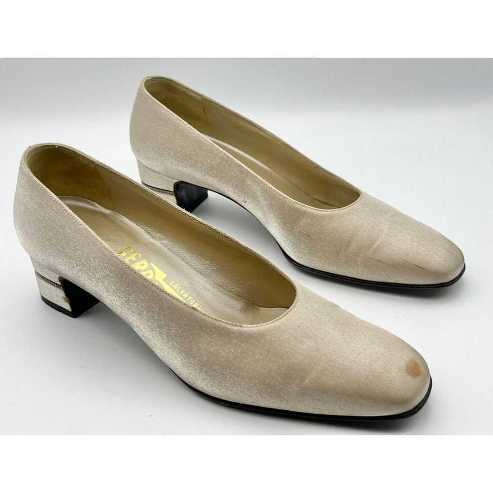 VTG Salvatore Ferragamo Pump Heels Square Toe Shi… - image 1