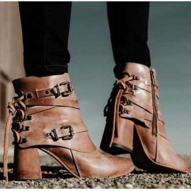 FREEBIRD BY STEVEN Hero Ankle Booties Taupe 10