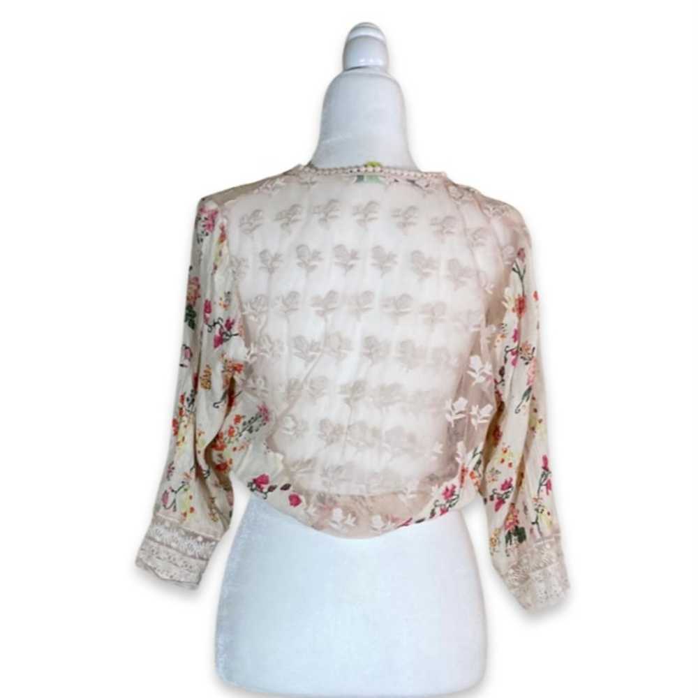 (A1.02) Farm Rio Medium Floral Lace Crop Top 3/4 … - image 3