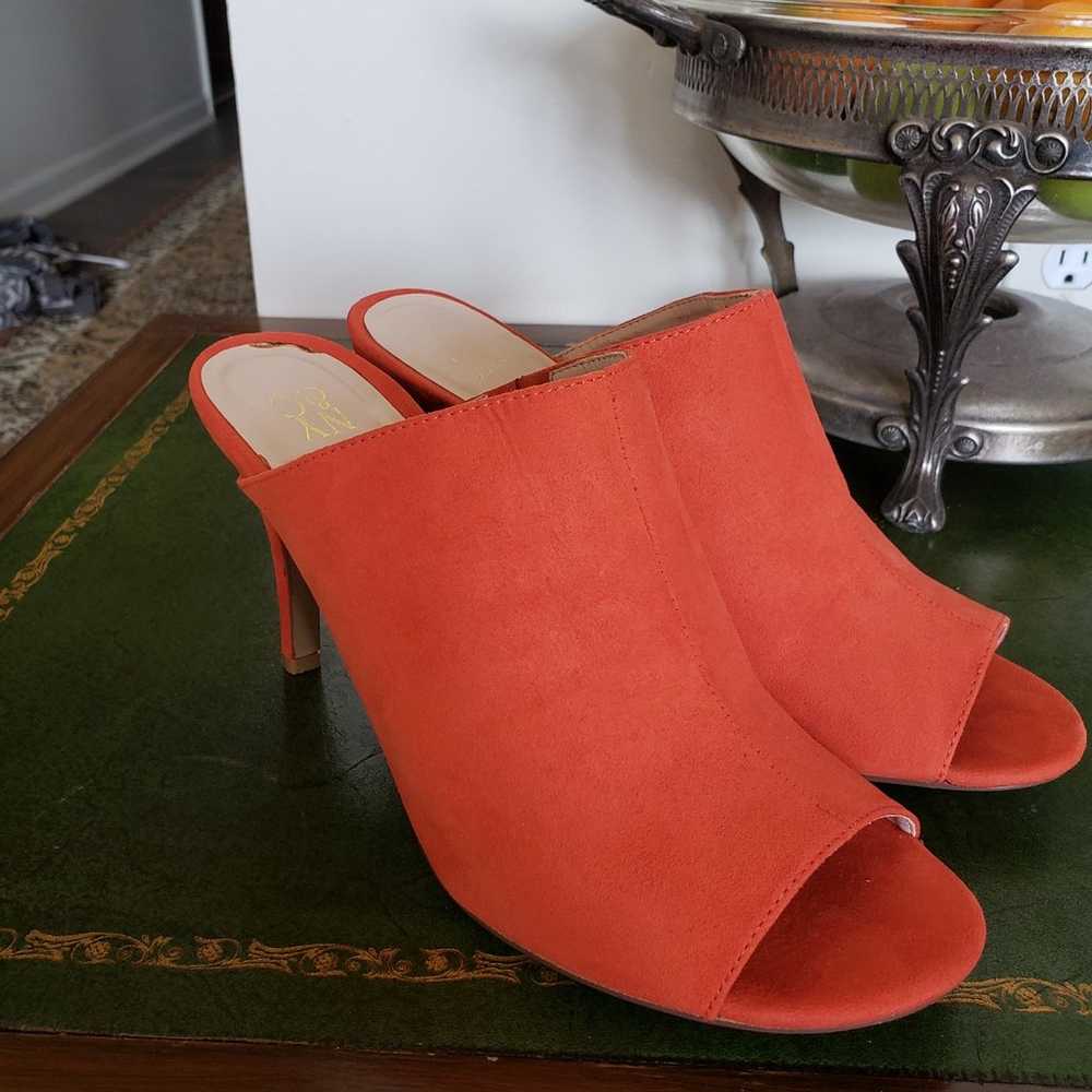 NY&CO Toucan orange sexy slip on heels - image 4