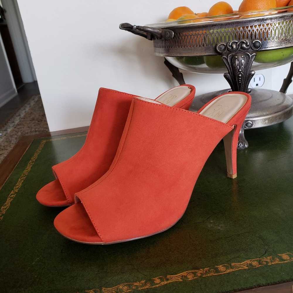 NY&CO Toucan orange sexy slip on heels - image 8