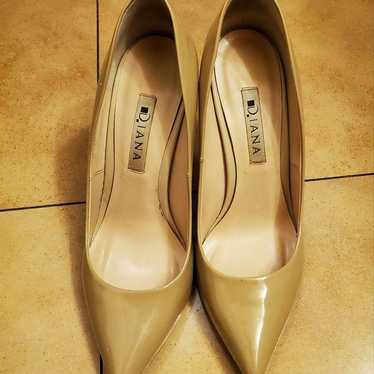 DIANA Enamel Pumps