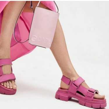 ZARA NEON PINK STRAPPY CHUNKY