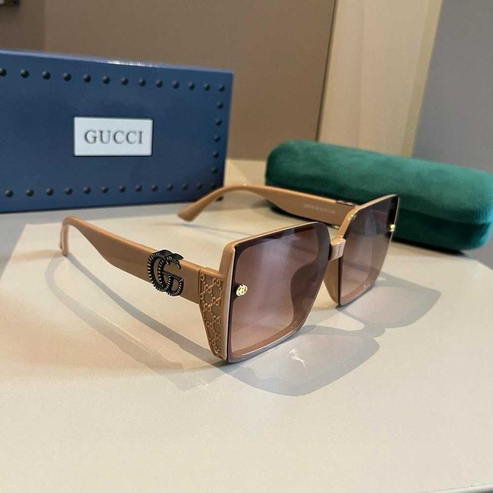 Gucci Oversized sunglasses - image 2