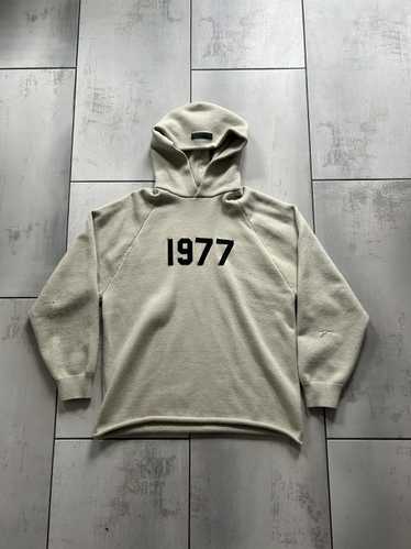 Knitted essential fear of - Gem