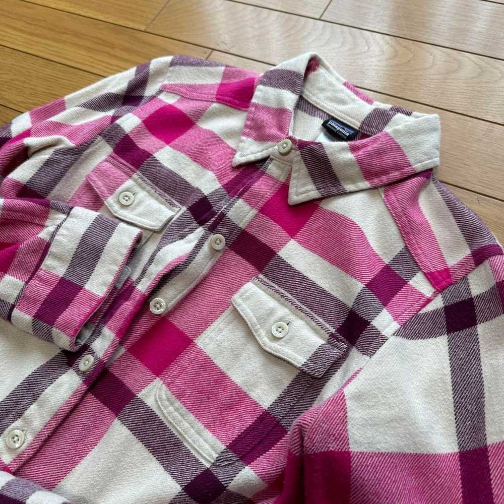 Patagonia Organic Cotton Flannel Shirt Women's XS - image 3