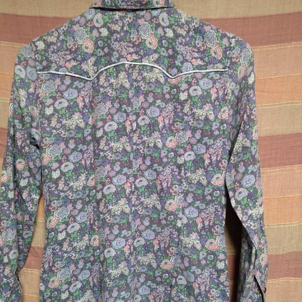 Floral long-sleeved shirt dress - image 5