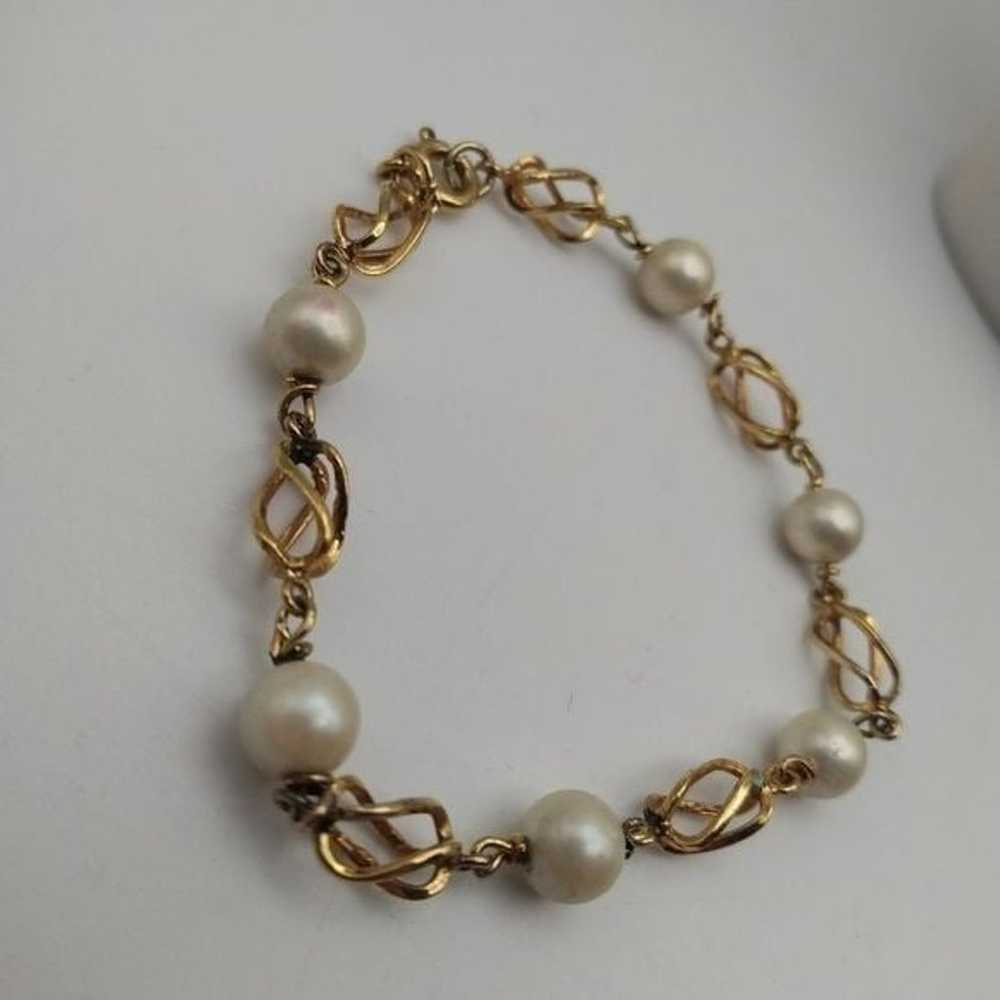 Gold toned‎ caged lattice pearl bracelet B0336 - image 2