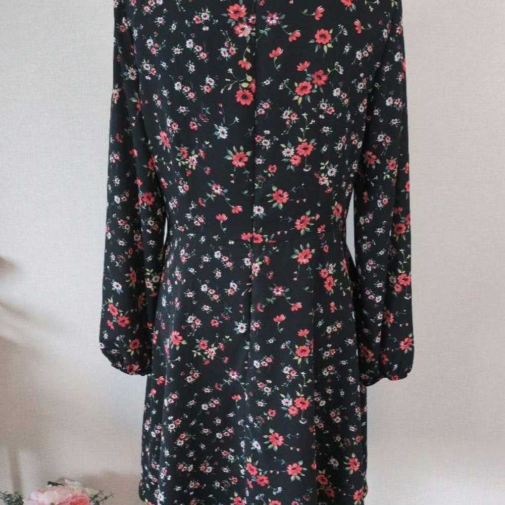 Gap waist contrasting floral dress with drapey fa… - image 3