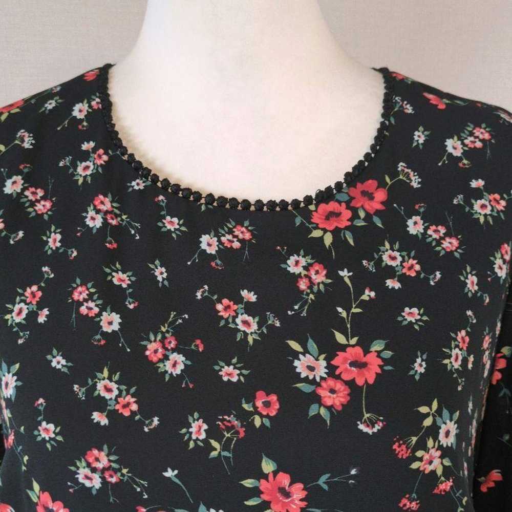 Gap waist contrasting floral dress with drapey fa… - image 7