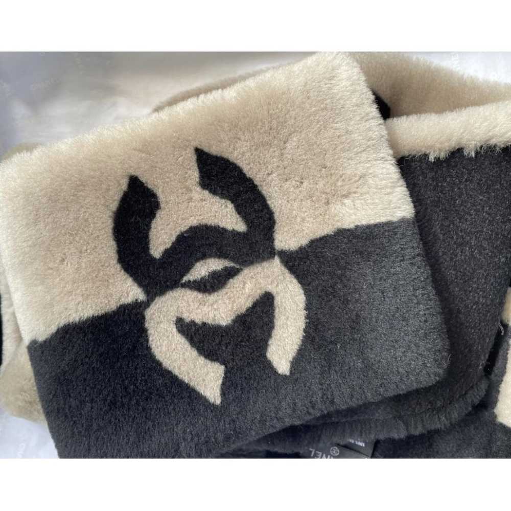 Chanel Shearling scarf - image 6