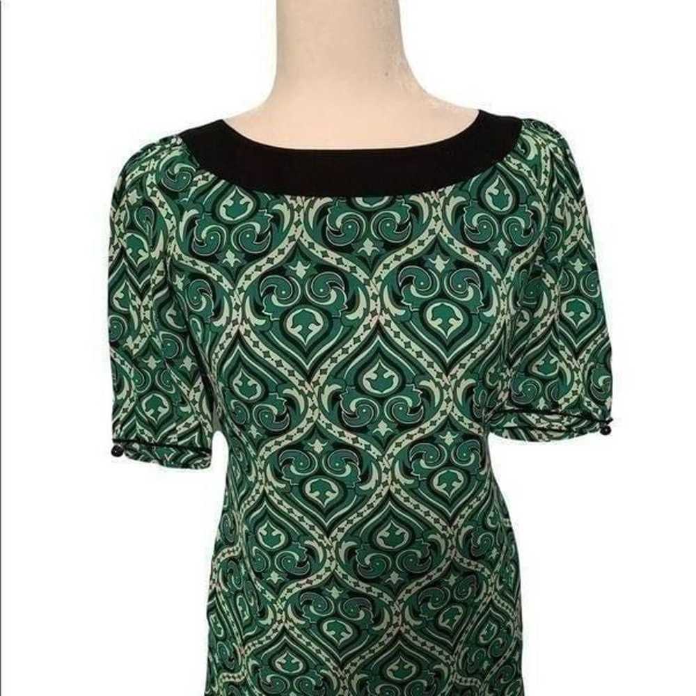 Shoshanna Green Print silk  Shift Dress| Size 6 - image 4