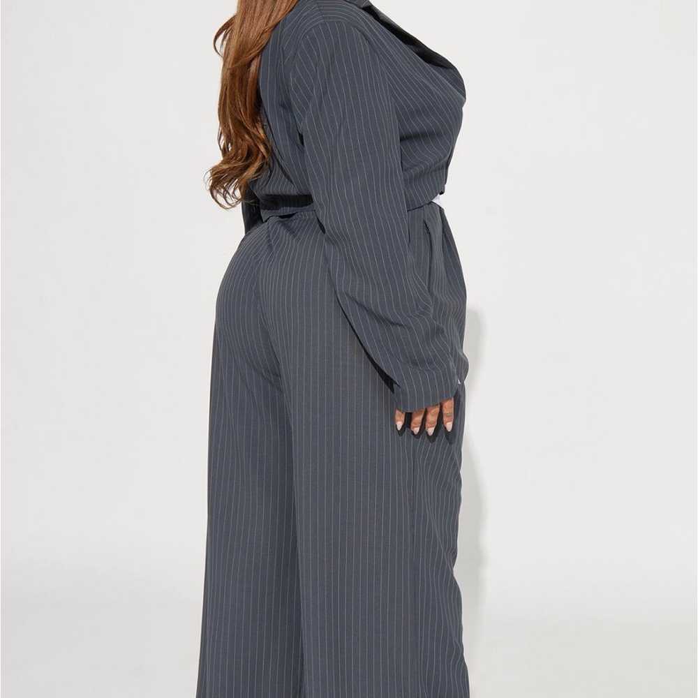 Plus size grey pinstriped pant 2x - image 3