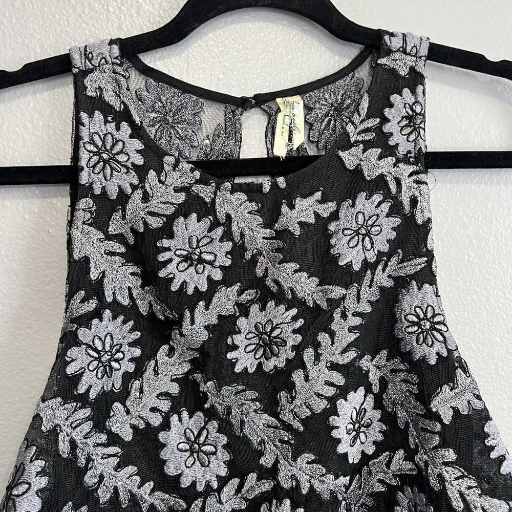 Free People Women's Sz 6 Mini Dress Floral Embroi… - image 3