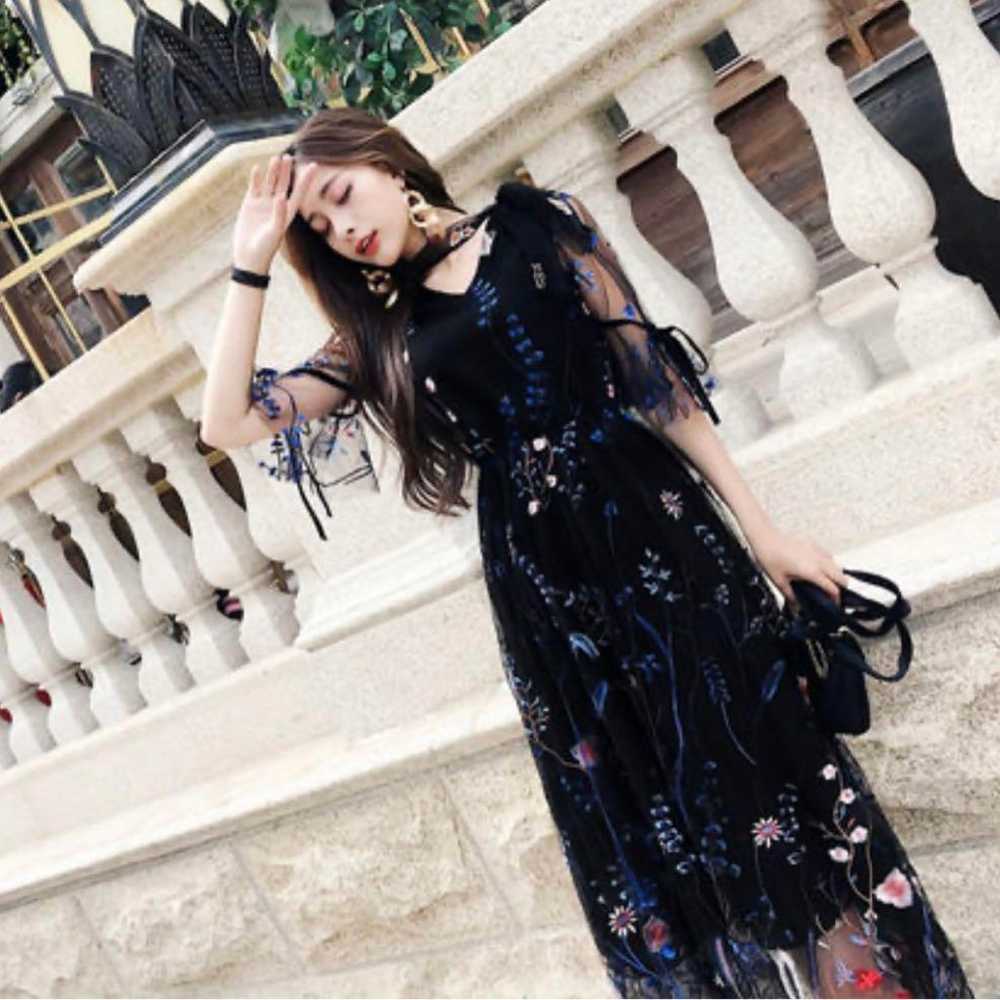 Black long shirt dress with flower pattern embroi… - image 3