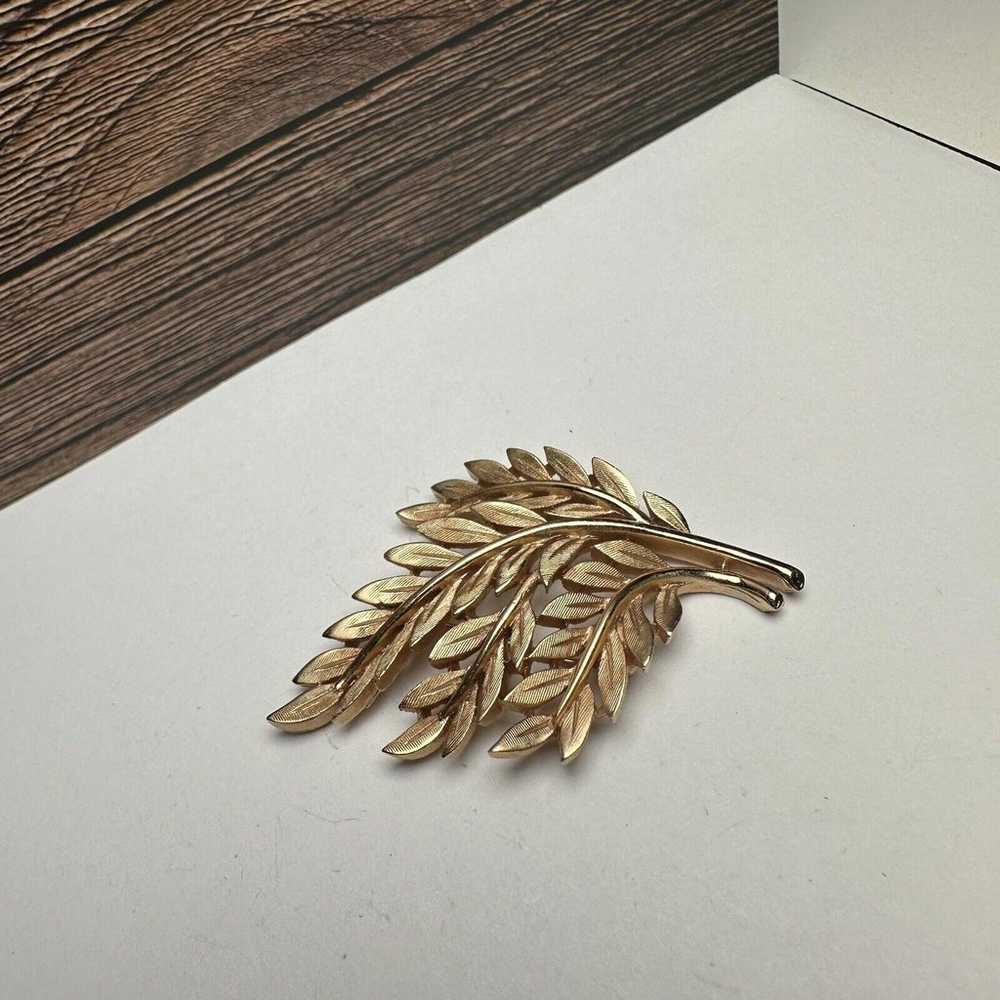 Crown Trifari Leaves Brooch Pin Gold Tone Leaf Br… - image 3