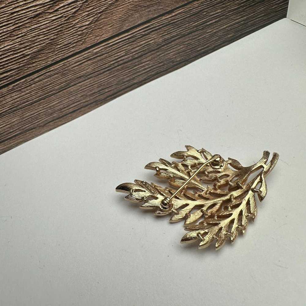 Crown Trifari Leaves Brooch Pin Gold Tone Leaf Br… - image 6