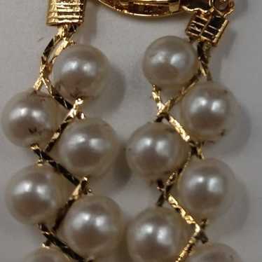 Vintage Avon double strand pearl and gold tone wo… - image 1