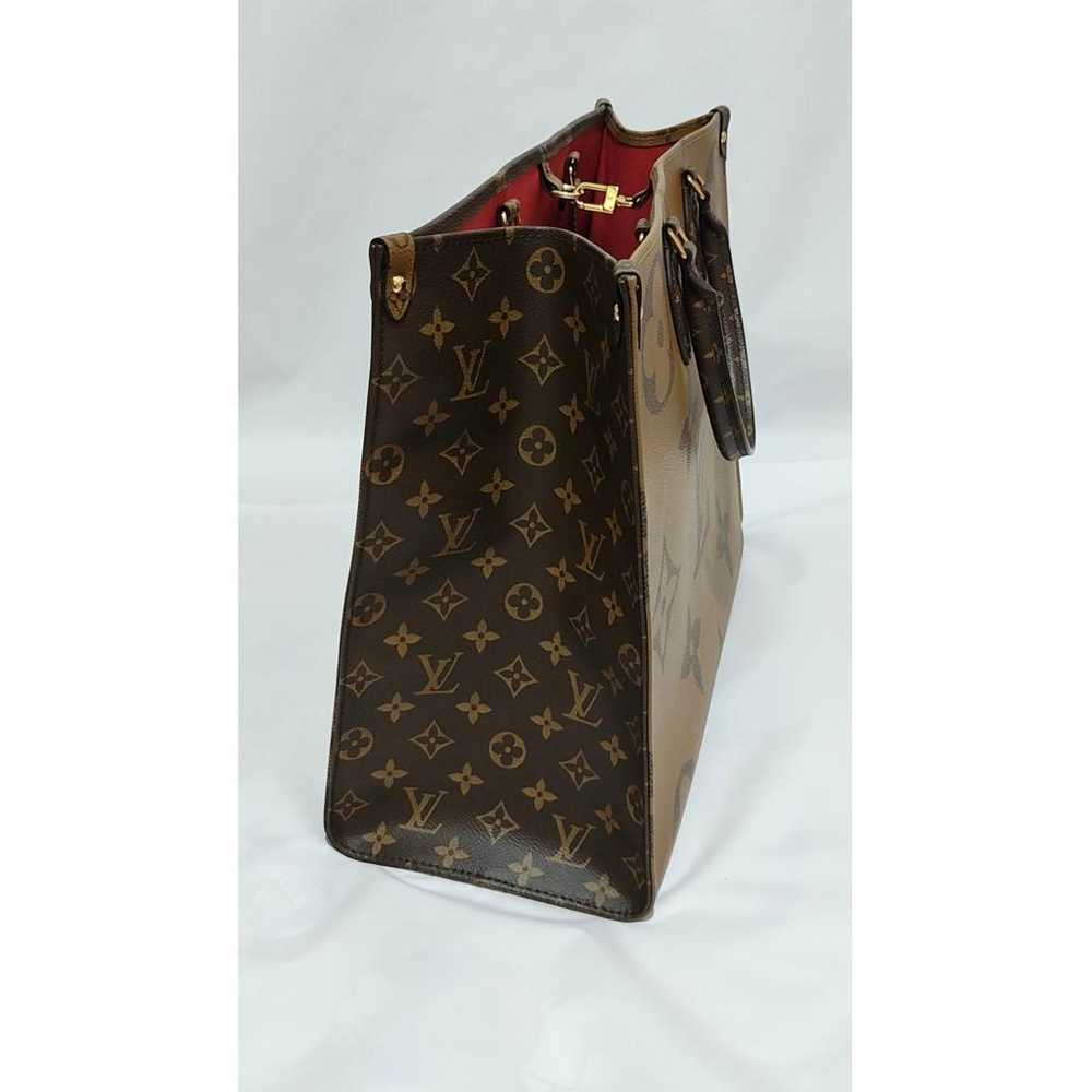 Louis Vuitton Onthego cloth handbag - image 10