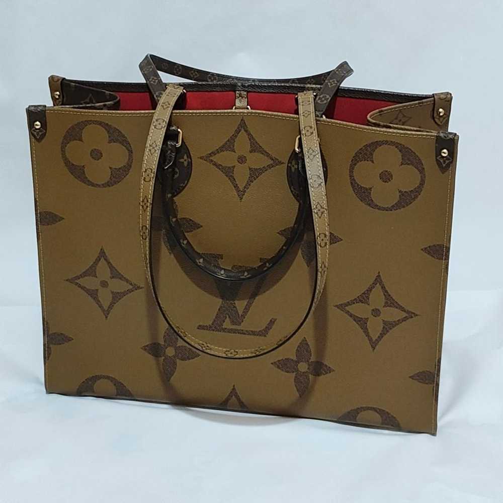 Louis Vuitton Onthego cloth handbag - image 2