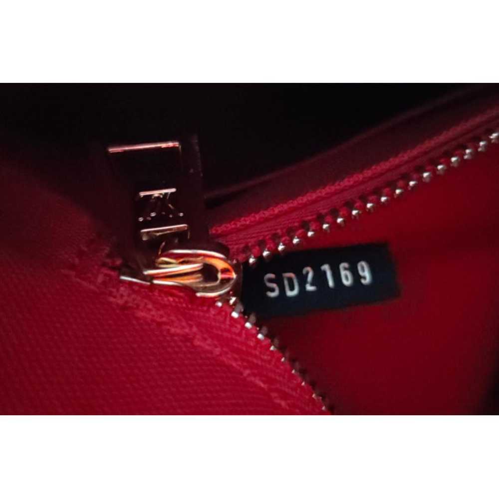 Louis Vuitton Onthego cloth handbag - image 4