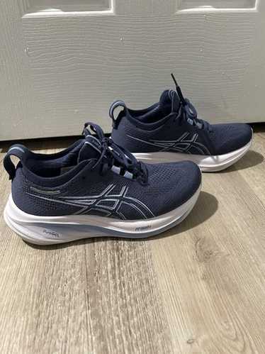 【未使用 27cm】ASICS　 GEL-NIMBUS 26 ネイビー/ライム 未使用 27cm】ASICS GEL-NIMBUS 26 ネイビー/ライム Cut in half